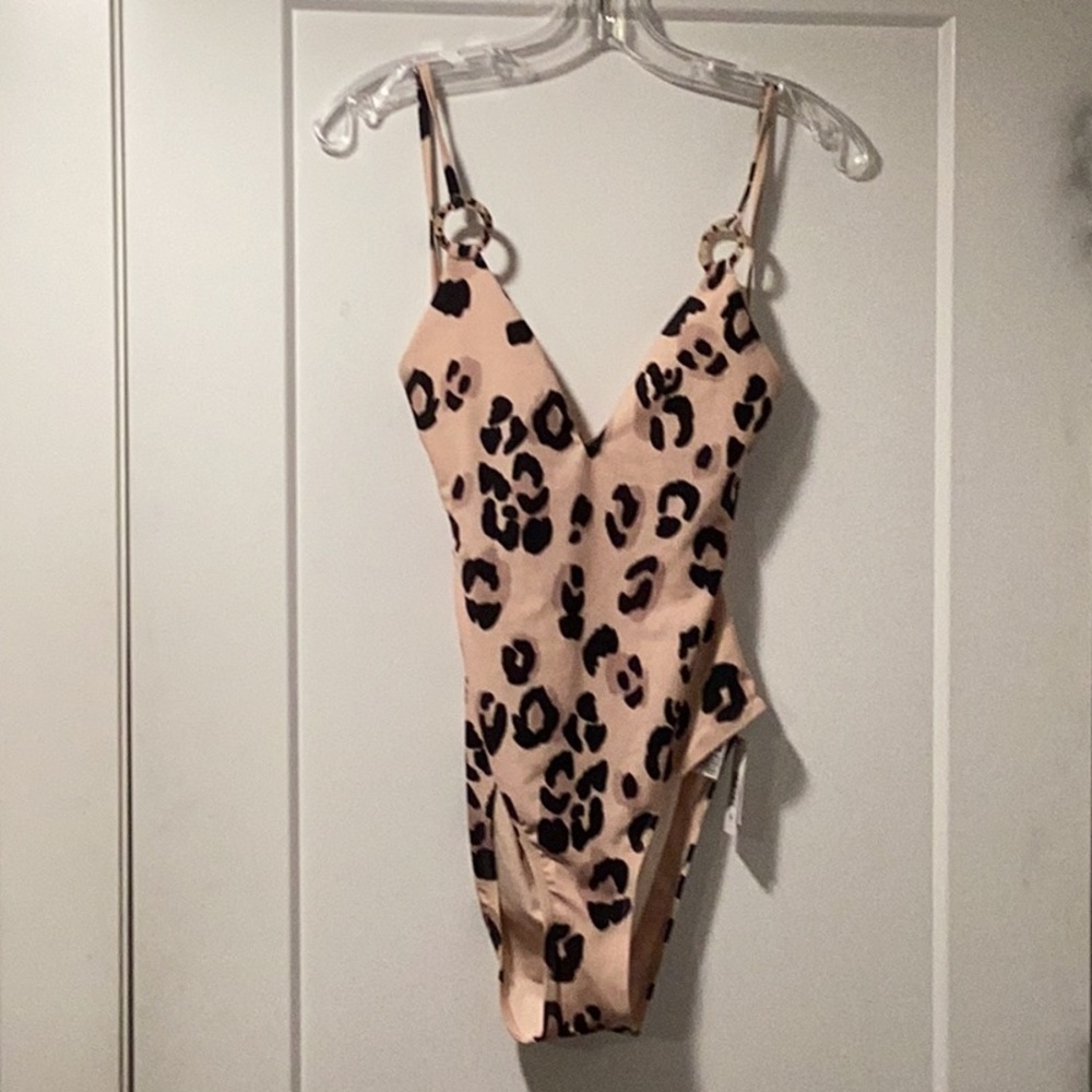 NWT Topshop Size 6 Leopart Print‎ One Piece Open Back Swimsuit